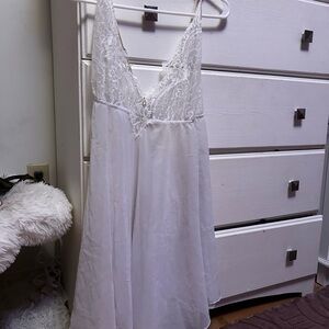 Elegant White Lace Nightgown